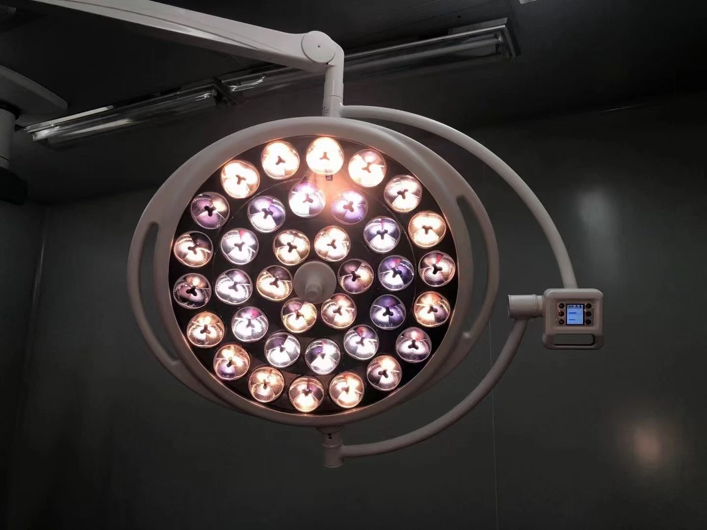 Chinese Manufacturer Double Dome LED Surgical Lamp Ceiling LED Operating Light Clinics Operation Lighting