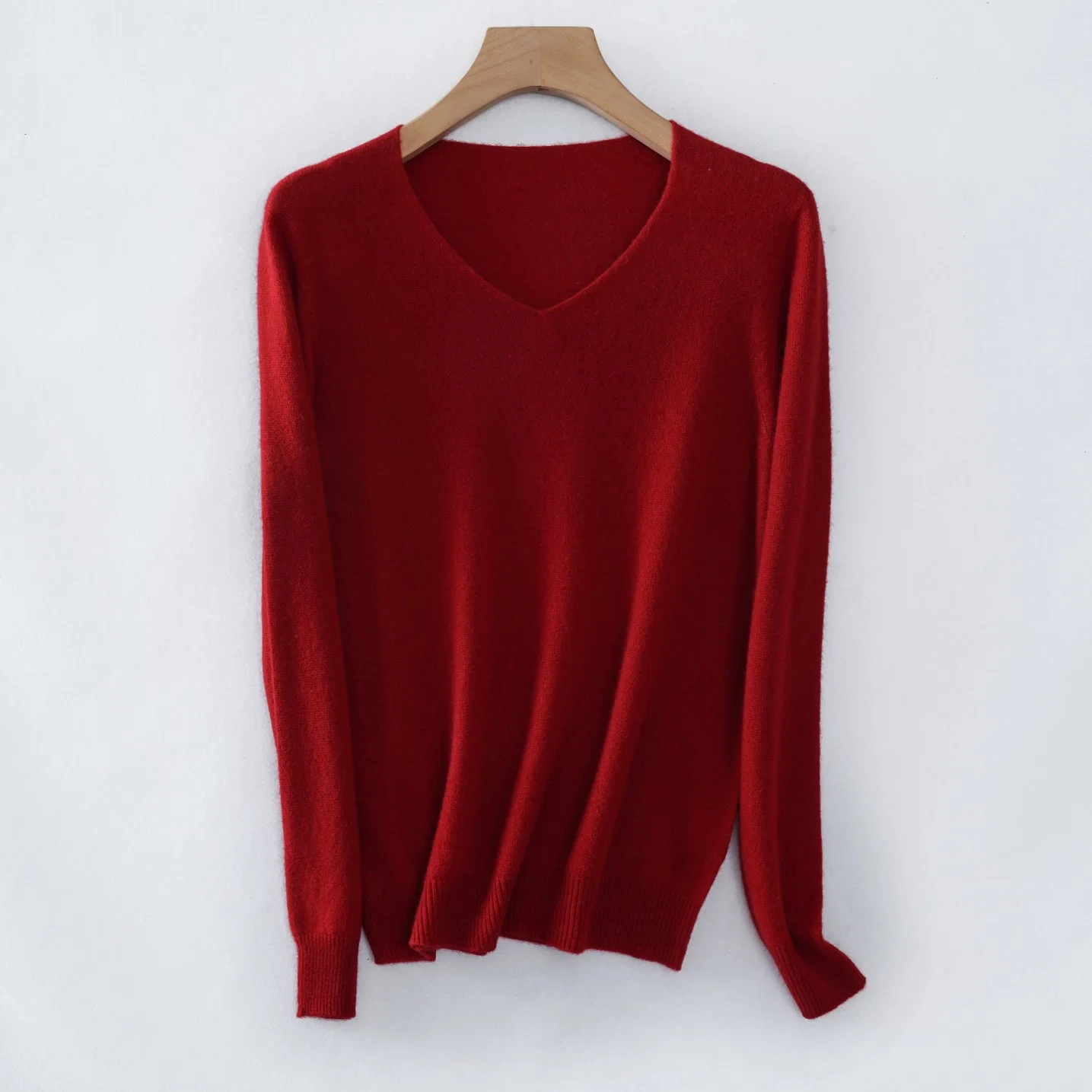 Оптовые женские классические всесезонные бесшовные легкие вязаные пуловер с V-образным вырезом Кашемир свитер