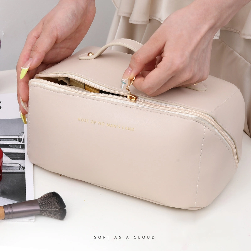 Personalisierte bunte kleine Make-up-Tasche PU Reise Kosmetiktasche tragbar Wasserfeste Kosmetiktasche Für Die Reinigung