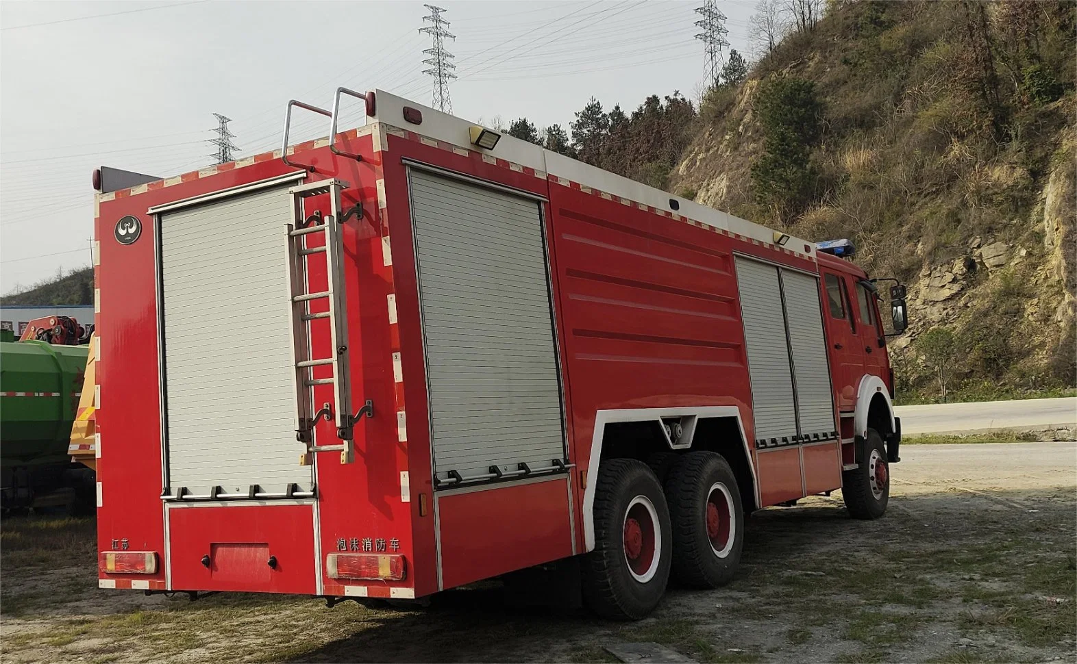 Beijing Benz Fire Truck All Drive 6*6 Crew Cab