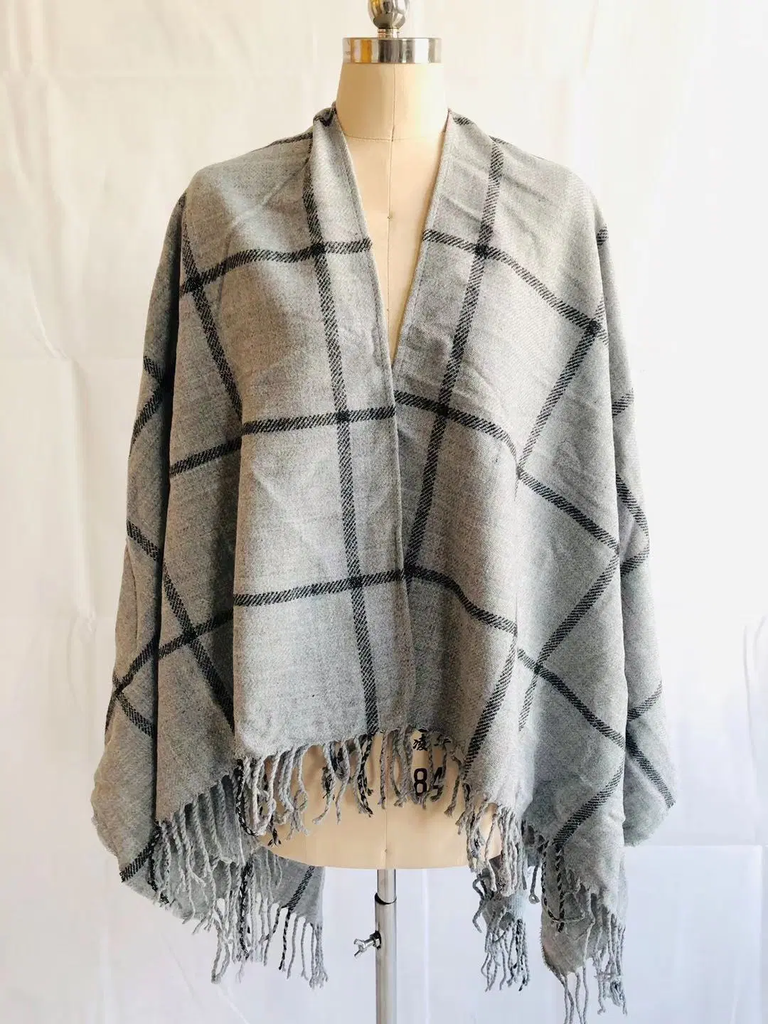 Lady Fashion Elegant Classical Tassel Grid Knitted Scarf Wrap Shawl