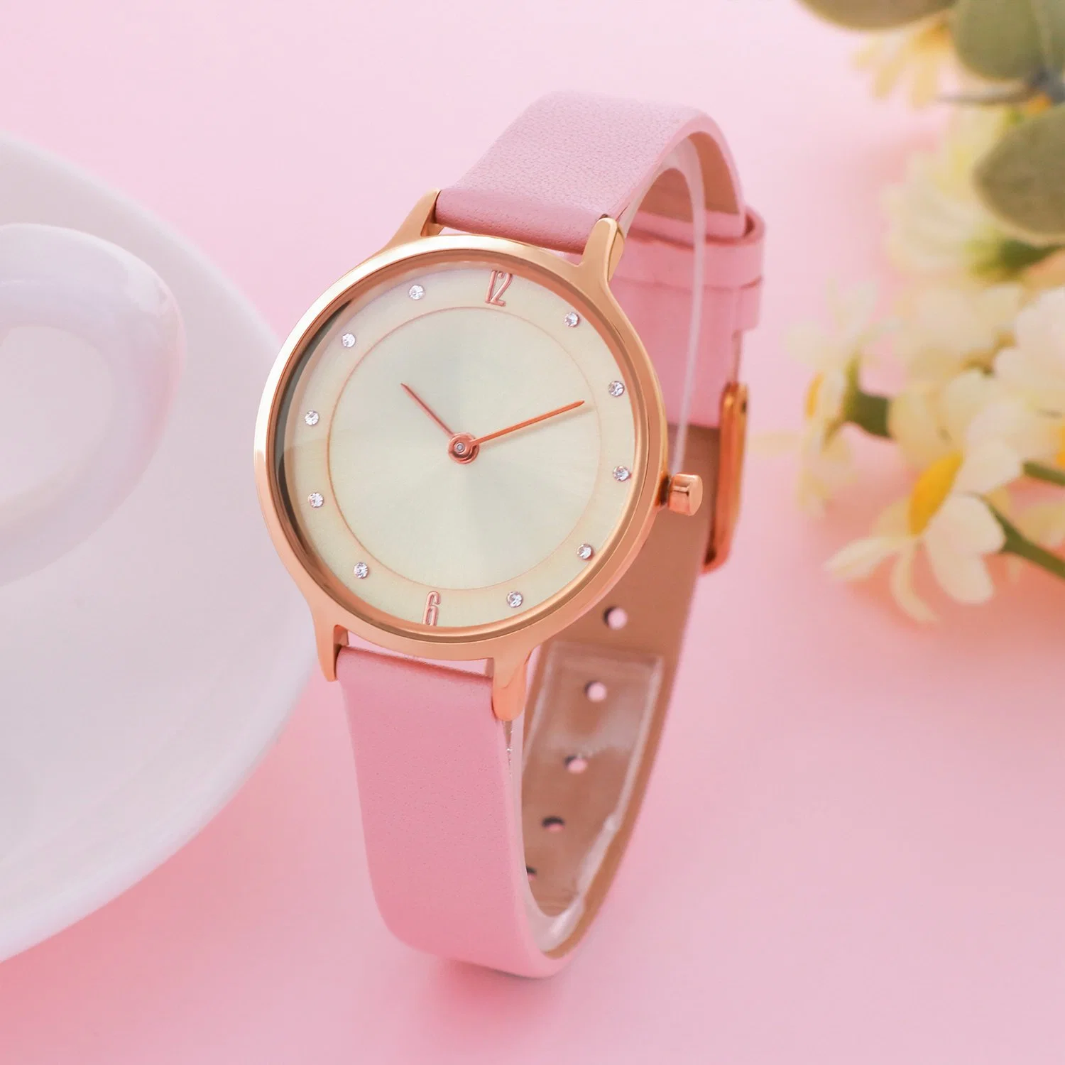 Simple Diamond Pink Leather Strap Women&prime; S Watch Fashion Trend Lady Waterproof Watch