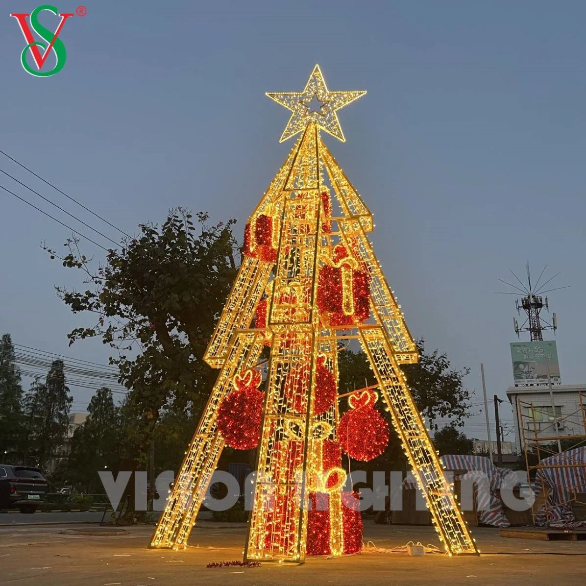 Customized Christmas Decorative Outdoor Tree Motif Light with Ball Ornaments