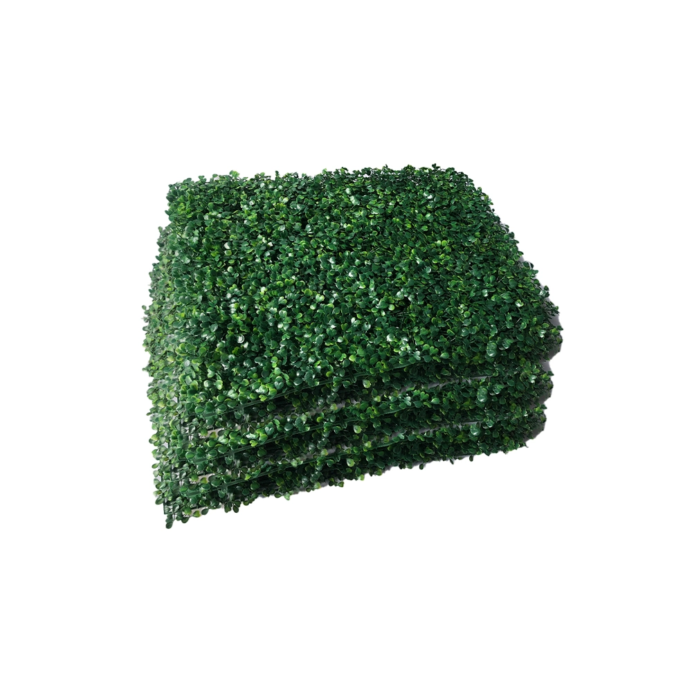Reliable Quality Wall Design with Artificial Grass in Outdoor