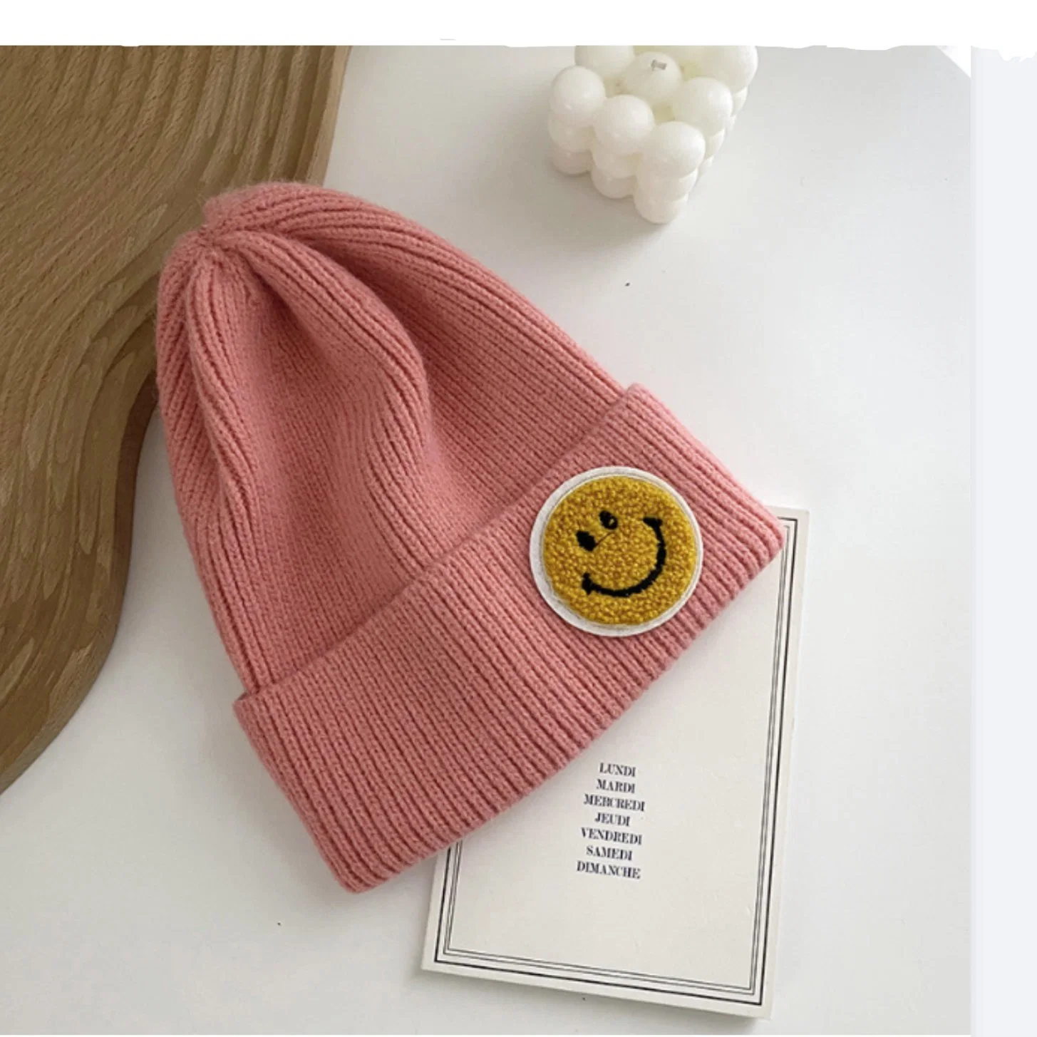 Hot Sale Winter Warm Knitted Toque Candy Colors Cuffed Plain Dyed Beanie Hat with Smiley Face