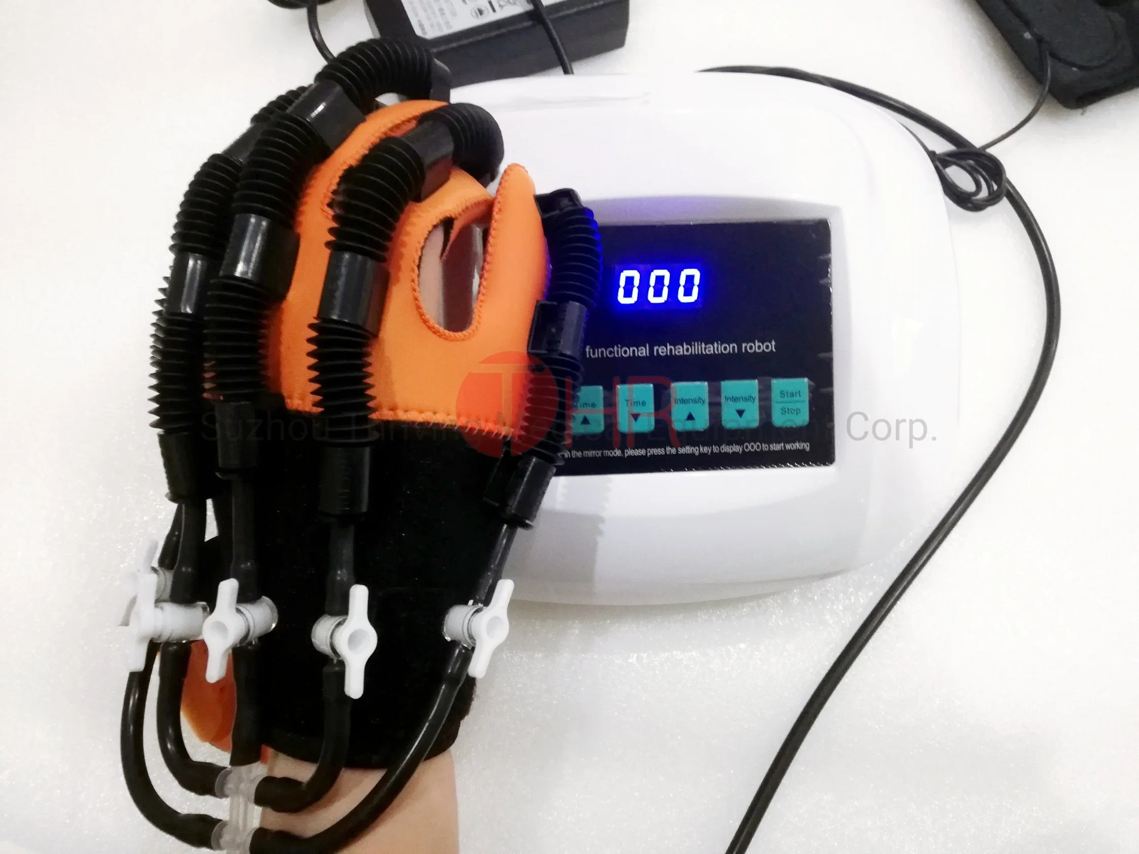 China Hand Therapy Device Hand Rehabilitation Equipment Recovery Robot Glove Hand Therapy Equipment