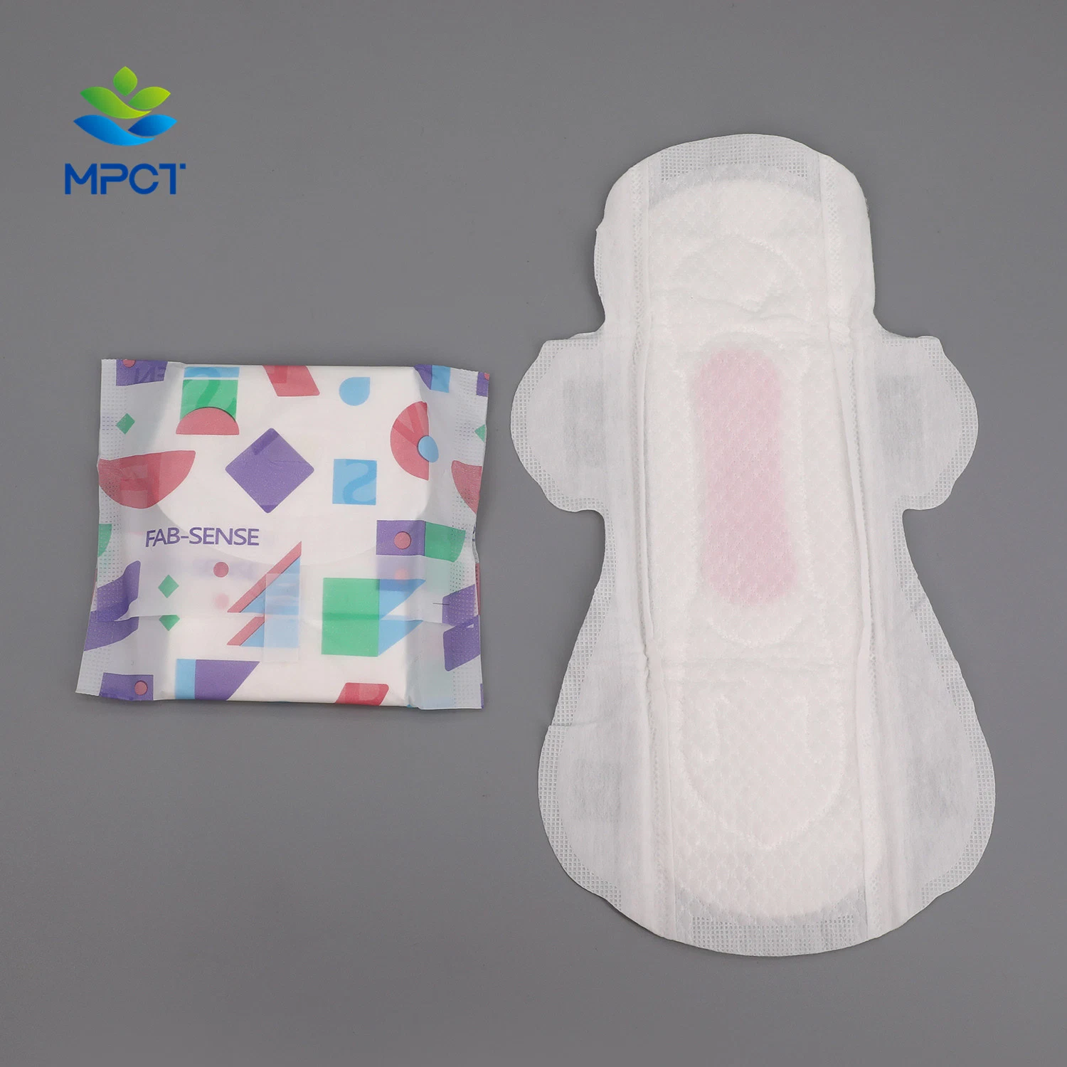 Serviettes sanitaires antibactériennes avec surface confortable/pâte à peluches et SAP importée