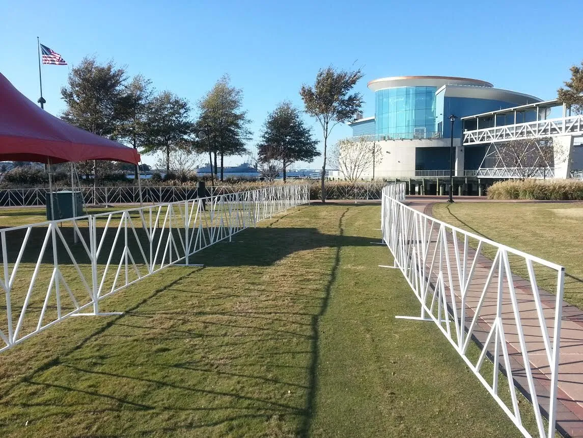 China Used Guardrail Traffic Safety Temporary Pedestrian Barricades for Sale