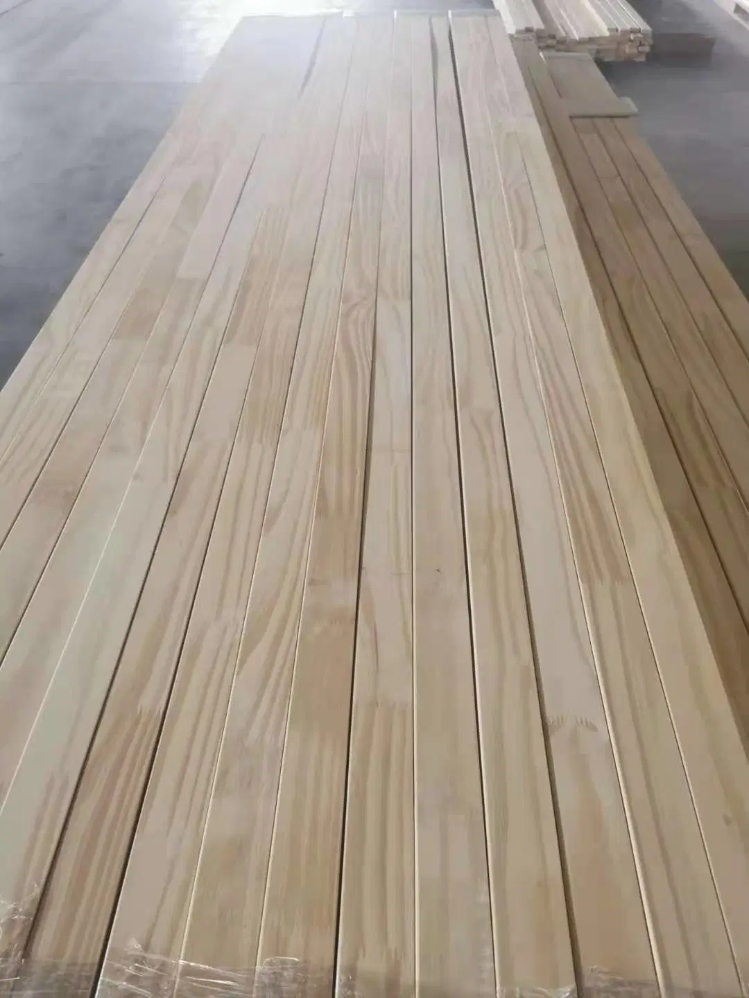 Natural Real Wood Solid Wood Planks with Pine Oak, Rubberwood, Paulownia, Poplar Wood