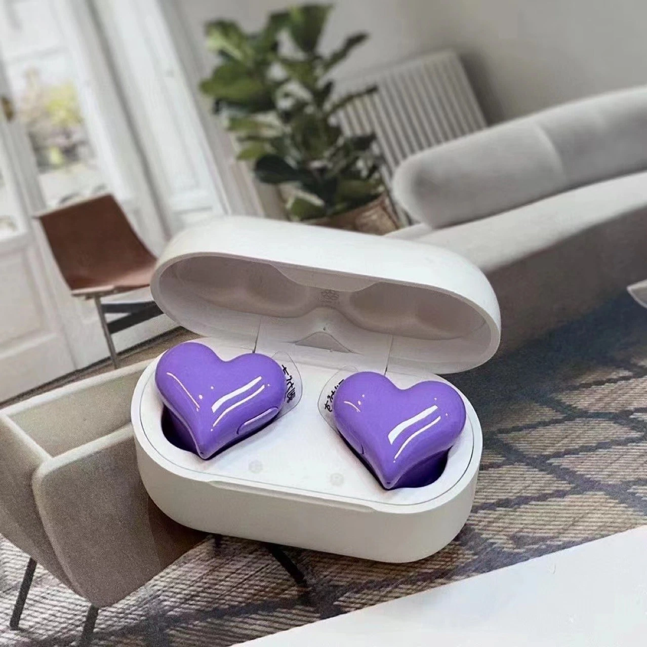 Japan&prime; S Heartbuds Bluetooth Love Headphone Hot Style Tws Heart-Shaped Earphone