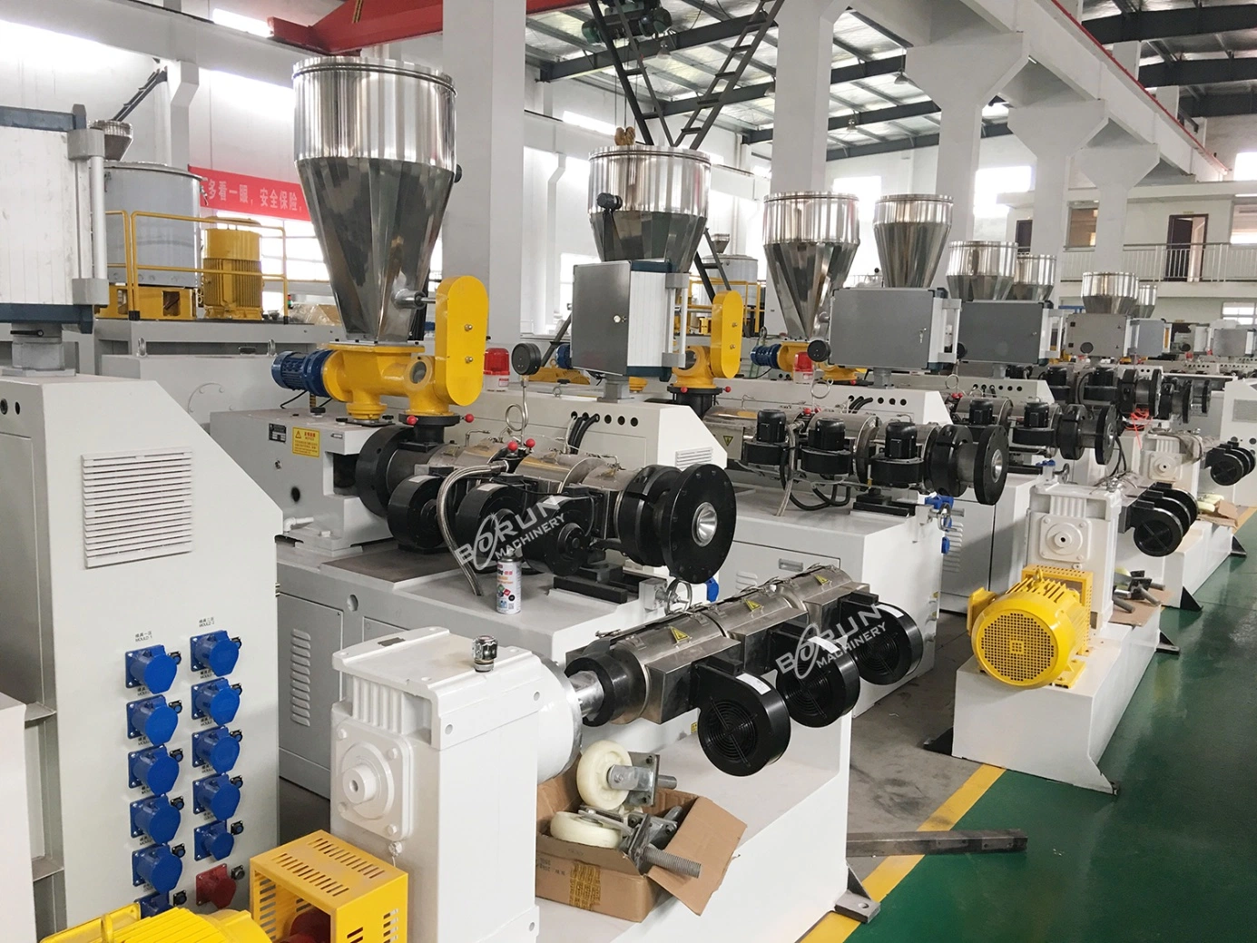 Plastic PVC/PE/PP/HDPE/PPR Sewage Irrigation Water and Electric Conduit Pipe / Tube / Window Profile Extrusion Line / Extruding Making Machine