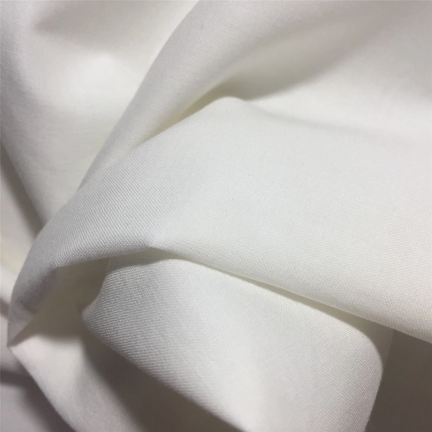 C 60s 90X88 75GSM Airjet Woven Combed Yarn Thin Soft Handfeeling Semi Bleach Pfp Poplin Cotton Fabric for Voile Muslin Scarf Turban