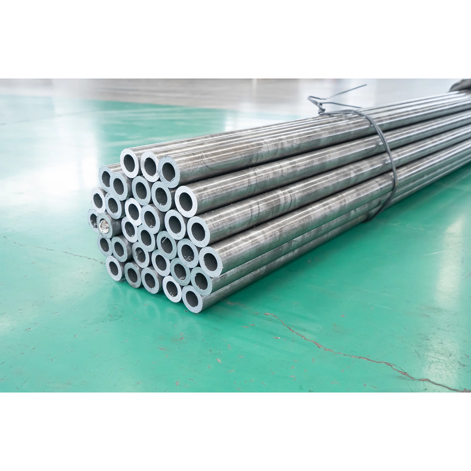 Steel Pipe Manufacturer High-Quality ASTM A36 A106 A53 Q235B 1020 1030 1045 Carbon Steel Gcr15 16mn 15CrMo 35CrMo 42CrMo Alloy Steel Seamless Steel Pipe