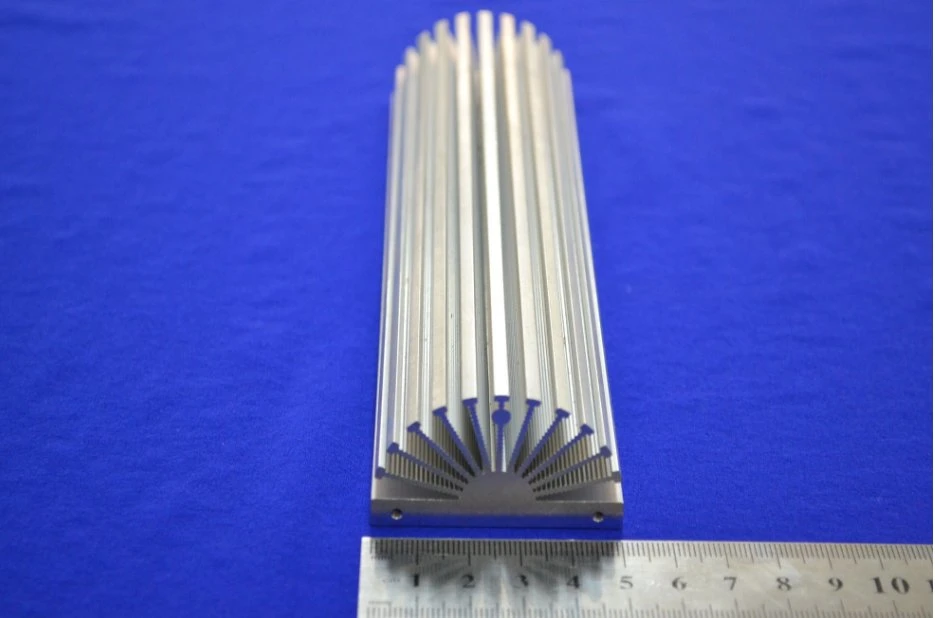 Customized Aluminum Extrusion Sun Flower LED Heat Sink with ISO9001