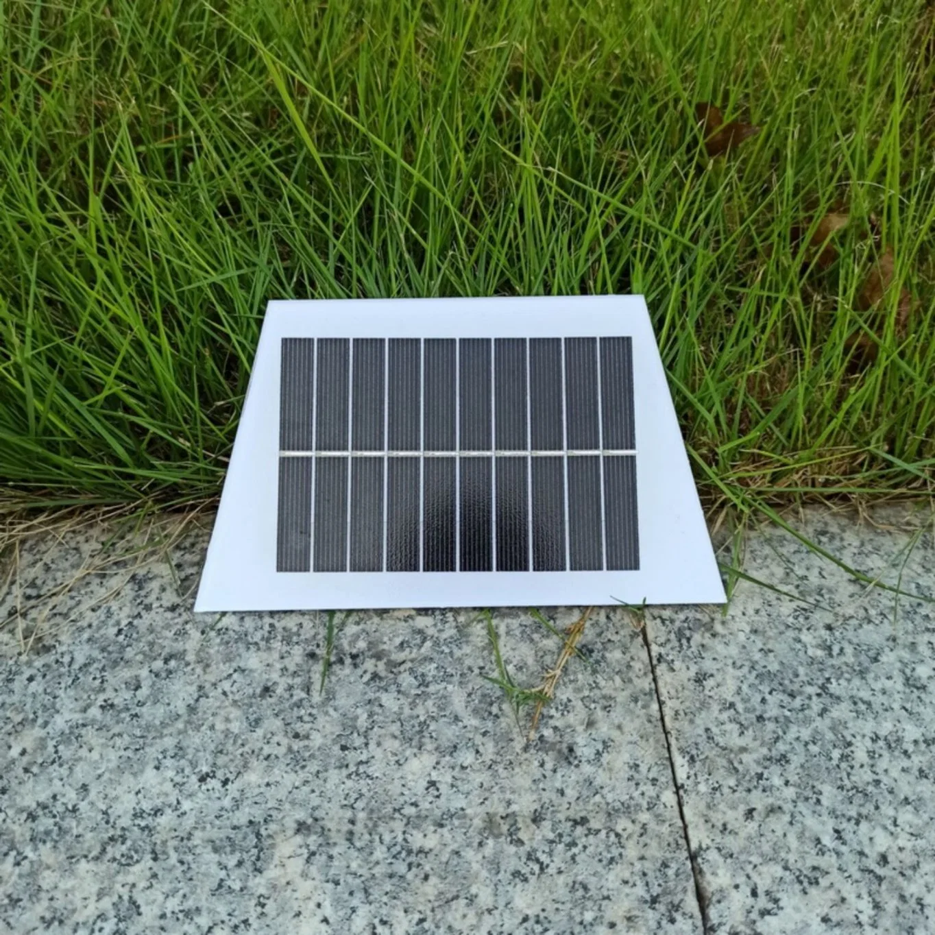 Made in China Custom Shapes & Size Tempered Glass Laminated Photovoltaic PV Module 8W Small Solar Panel 5W 9V Portable Solar Battery Charger for Marine Lantern