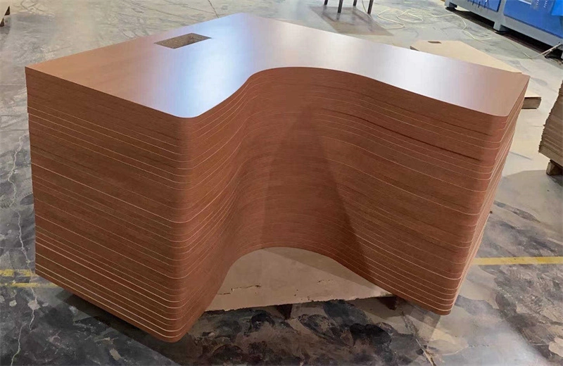 Forme incurvée de la taille personnalisée L-Shape Table en bois solide haut de page
