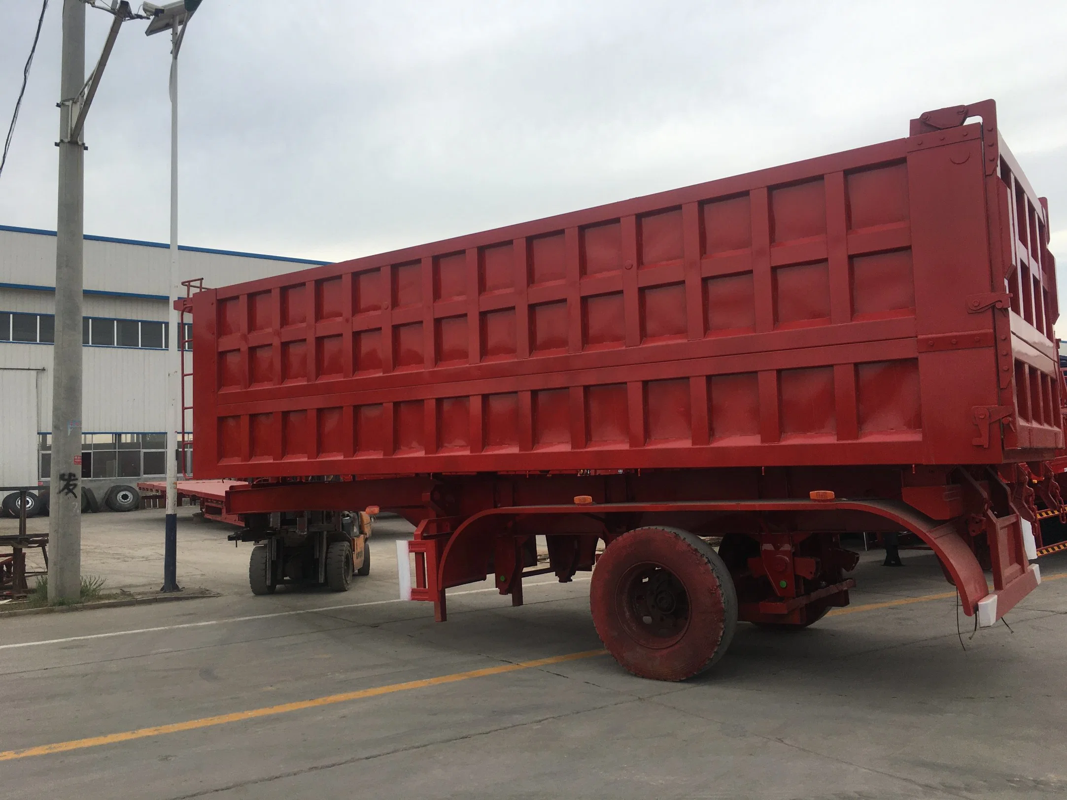 The Best-Selling and Practical Flatbed Trailer with Turn Lock Can Transport Bulk Cargo