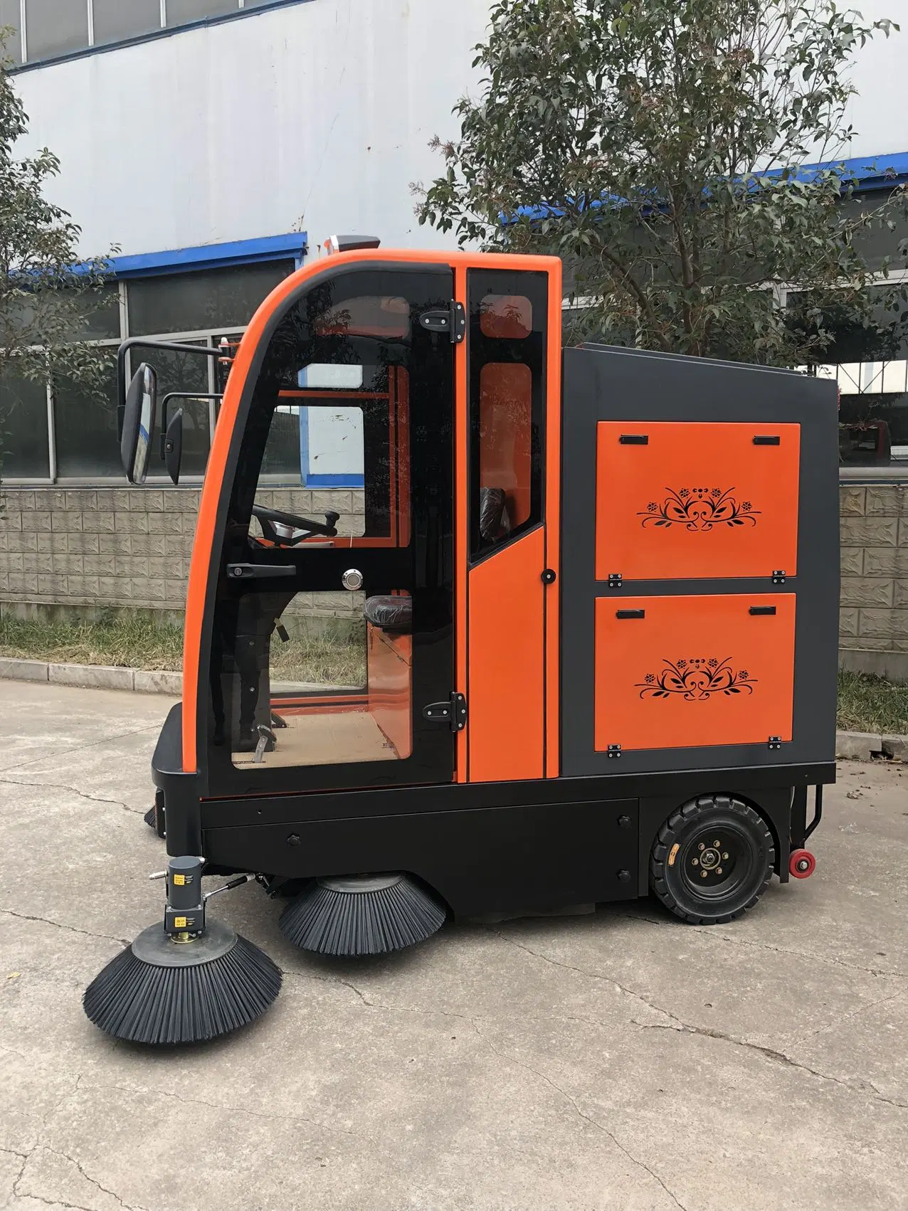 Industrial Intelligent Driving Type Floor Cleaning Machine Street Sweeper Road Sweeper