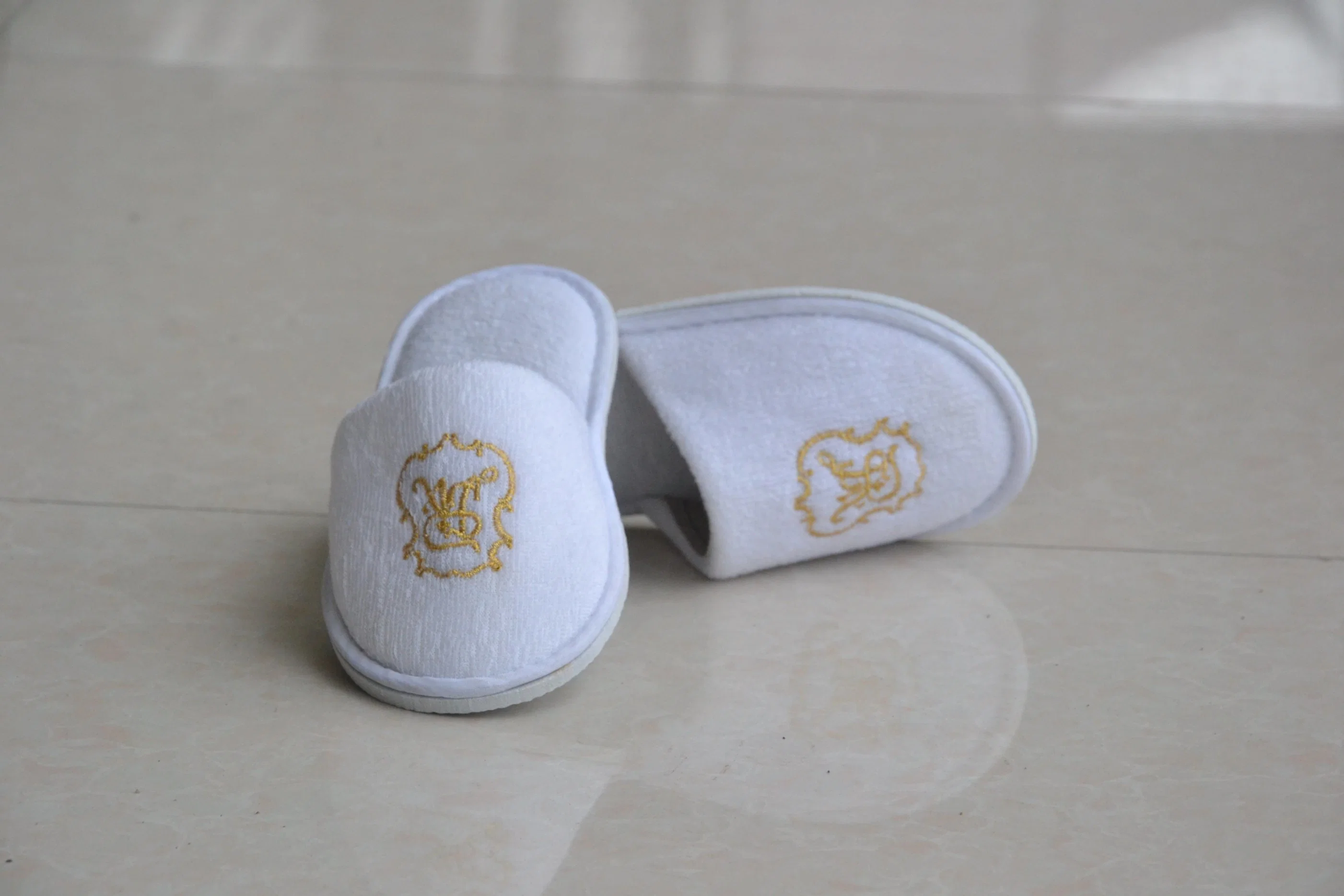 Wholesale/Supplier Factory Hotel Sleeper Custom EVA Plush Slipper Disposable Hotel Slippers