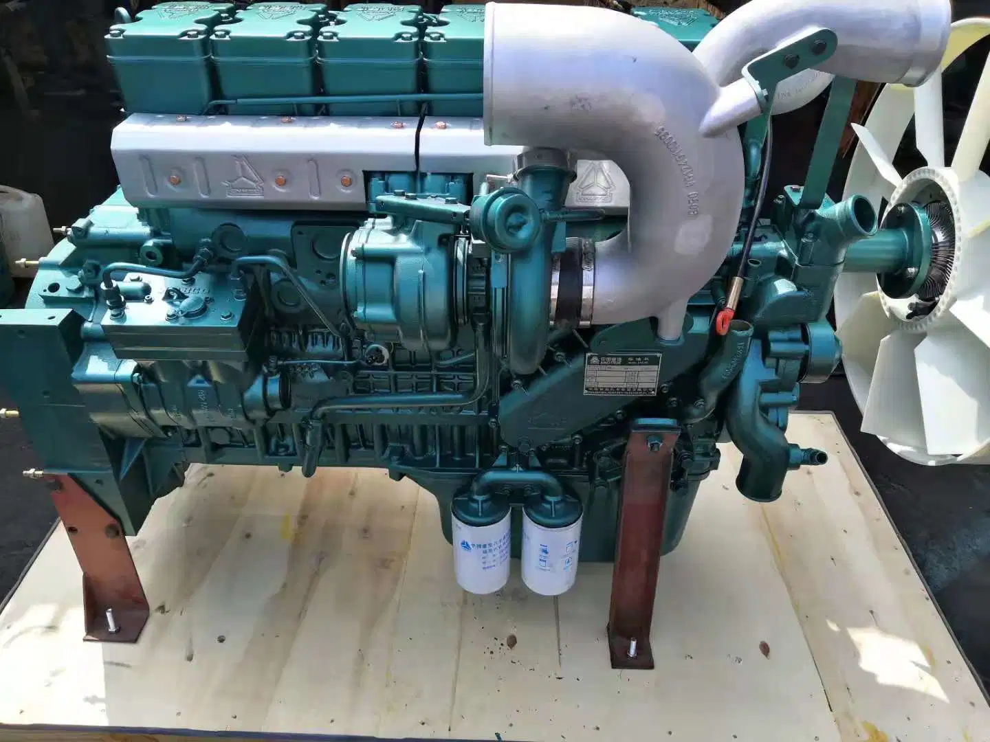 T12.42 LNG Gas Engine for HOWO Truck Hw4212014j