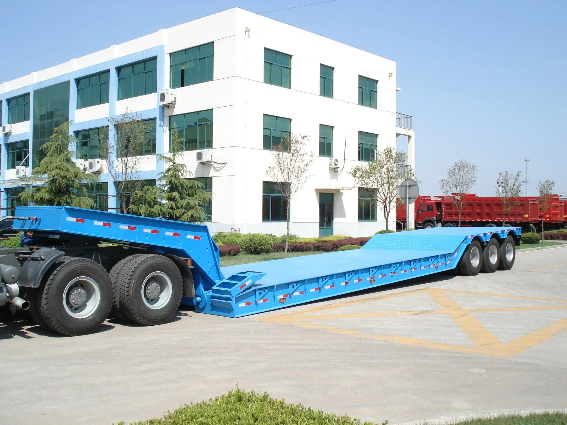 Front Load Gooseneck Removable Low Boy Trailer for Construction Machinery Transportation