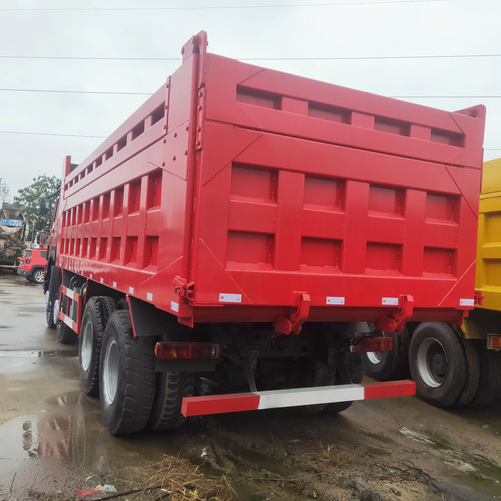 Used Dump Truck HOWO 375 8*4 Rhd, Used Right Hand Drive HOWO 371 12 Wheels Secondhand Sinotruk China Brand Made in 2020