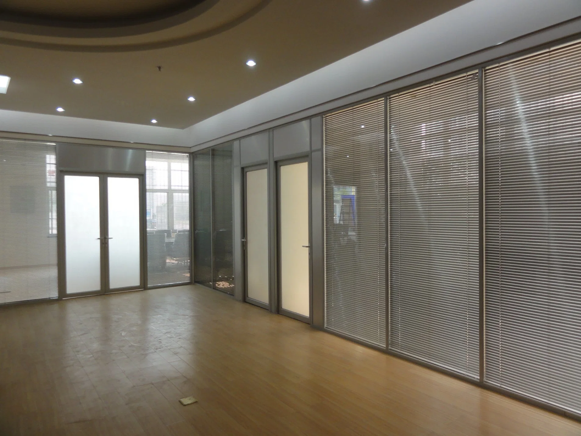 Shaneok Office Decoration Partition Glass Wall with Single or Double Glass with Blinds Aluminium Alloy Building Material