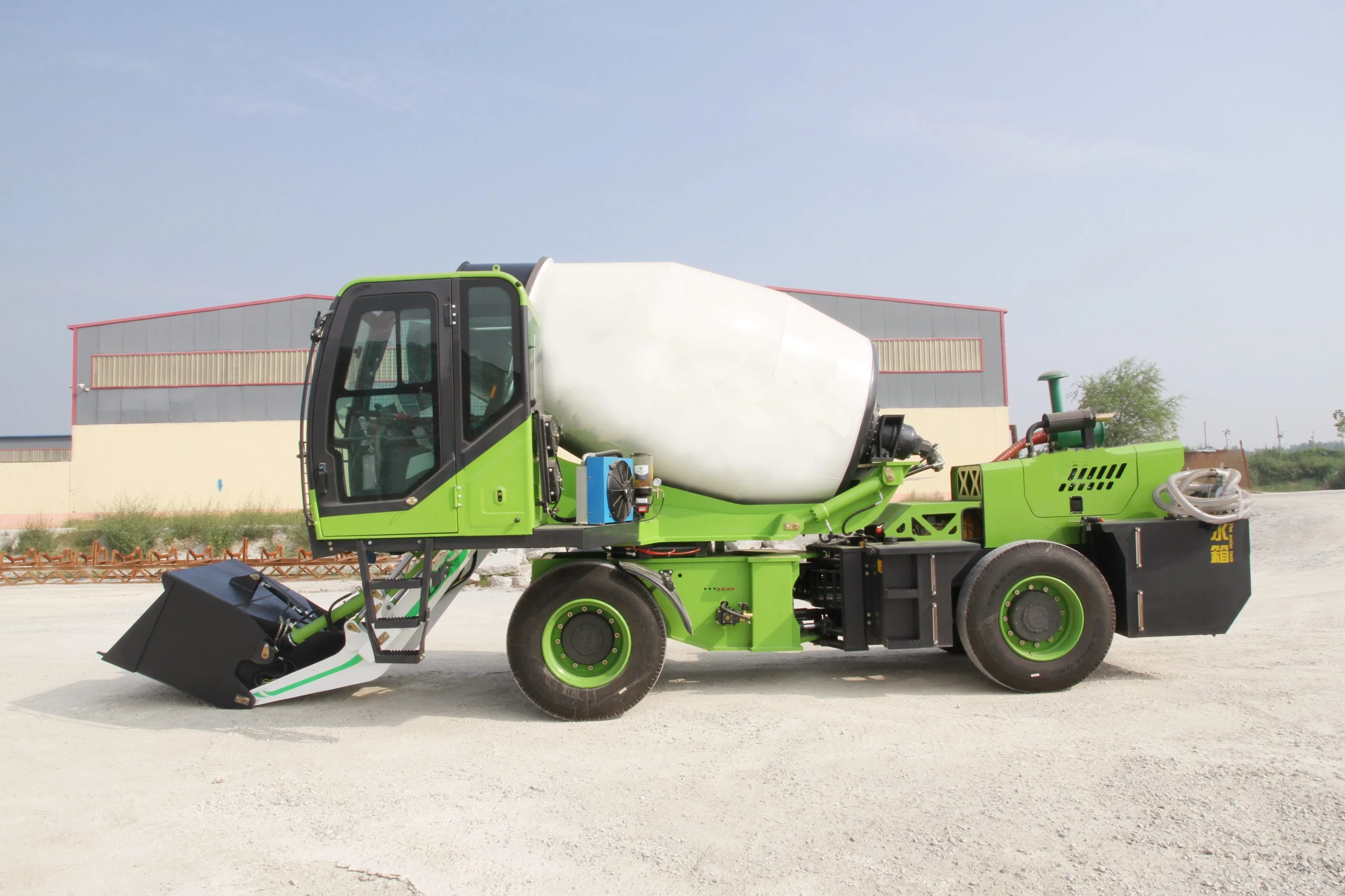 Automatic Feeding Cement Mixing Mobile Concrete Mixer Truck