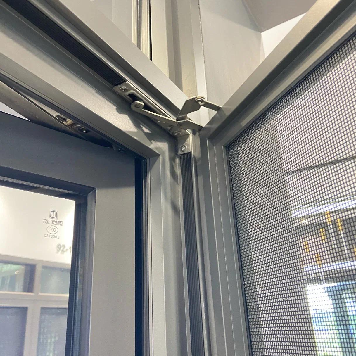 Bestes Metall-Glas-Fenster mit Aluminium-Rahmen mit Fly Angezeigt