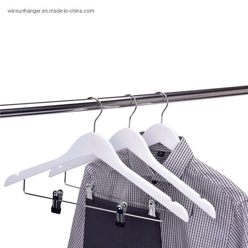 Loja de roupas Customed Utilize branco de plástico de madeira revestida de PVC de presilha de metal cabides de roupas
