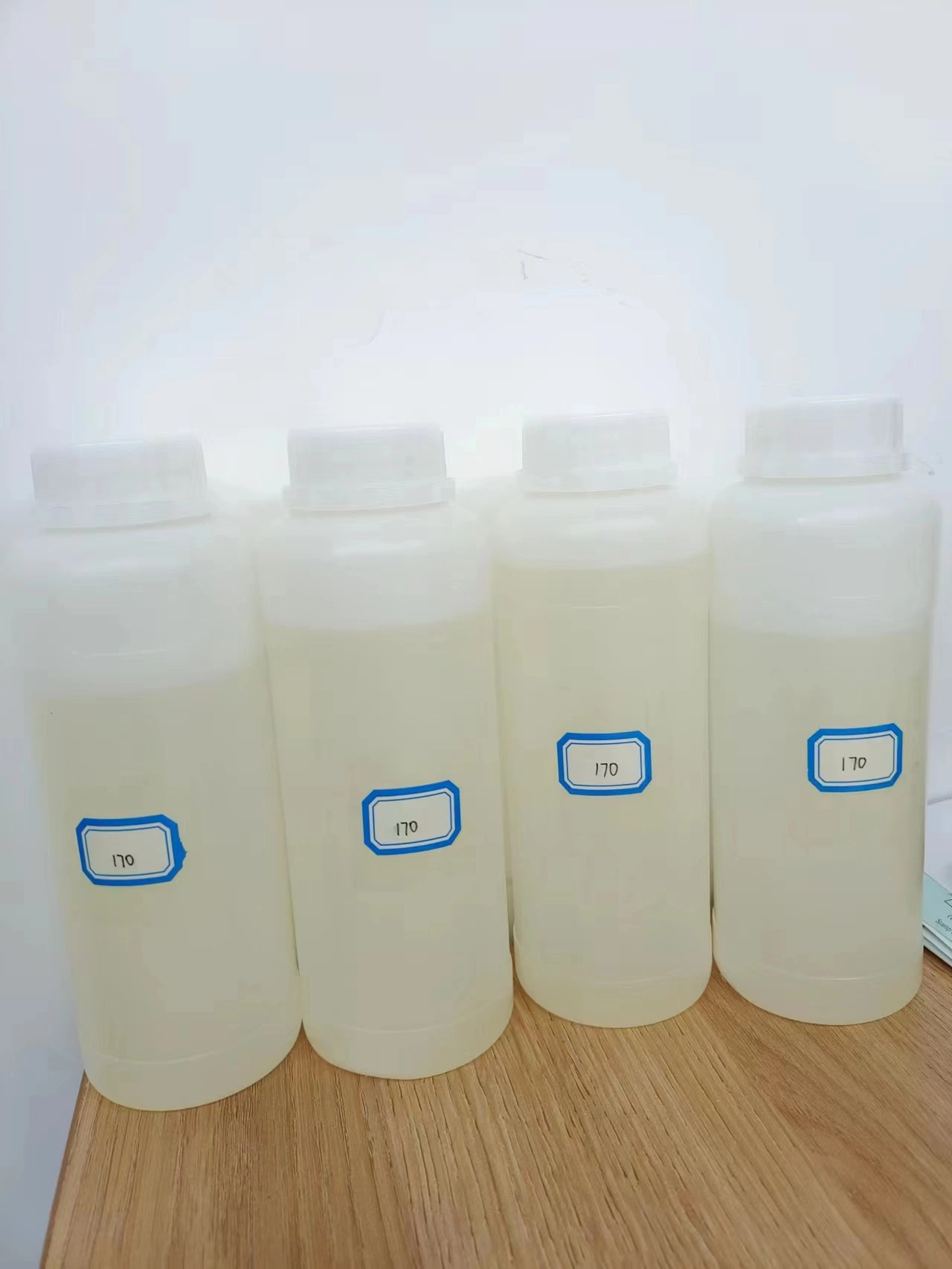 Low Viscosity and High Flow Bisphenol-F Type Epoxy Resin Hwr-170 for Building Materials