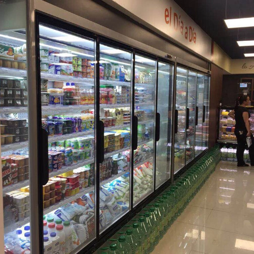 Gran pantalla refrigeradores comerciales puerta de cristal de frío para supermercado