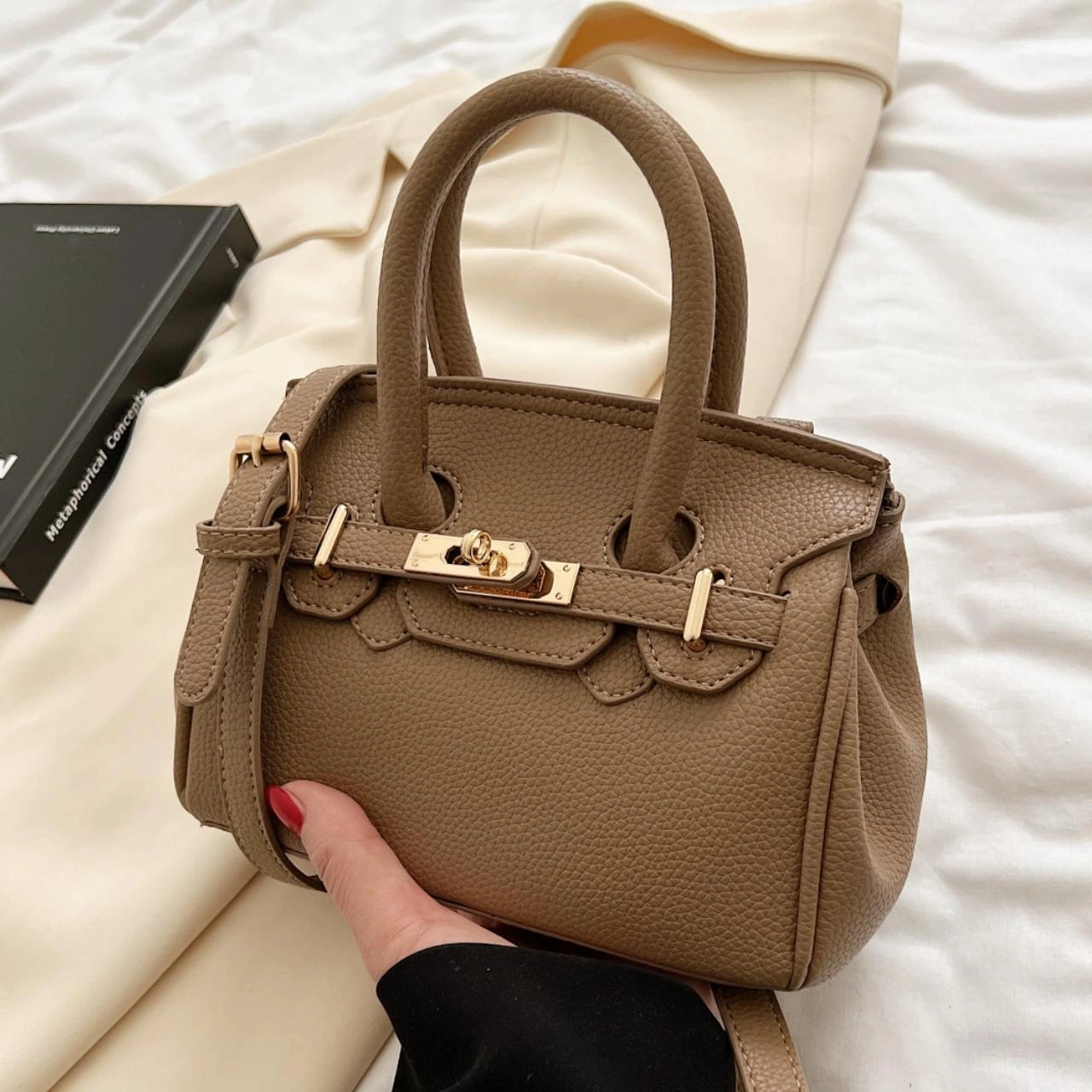 Internet Promi High-End Lychee gemustert große Kapazität Portable Tasche für Women′ S 2022 Neu trendy und modisch ein Schulter Crossbody Kelly Bag