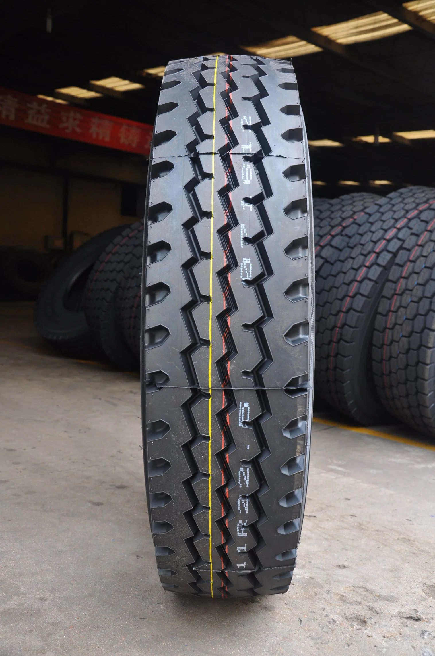 Durun 11.00r20 18pr Yth1 Trucktire with 3 Grooves