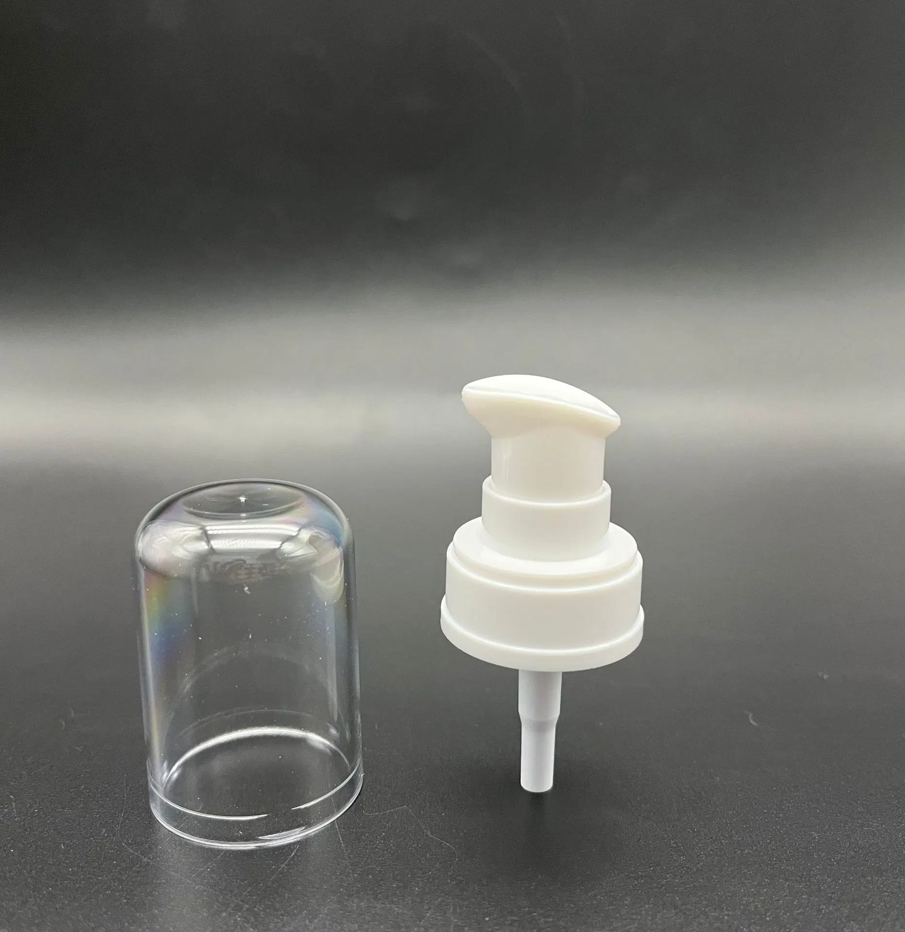 Custom Mold 24mm Neck Plastic Shiny Serum Pump for Bb Cream 20/410 White Treatment Cream Cosmetic Bottle Hand Pump Foundation Dispensers