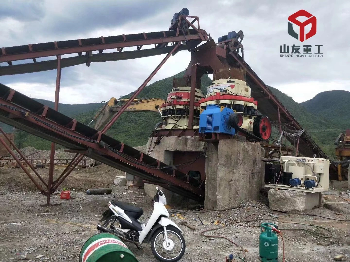 Bergbau Granit Hartstein Zerkleinerungsmaschine, Gold Eisen Rock Cone Crusher Maschine, CS Hydraulische Symons Cone Crusher