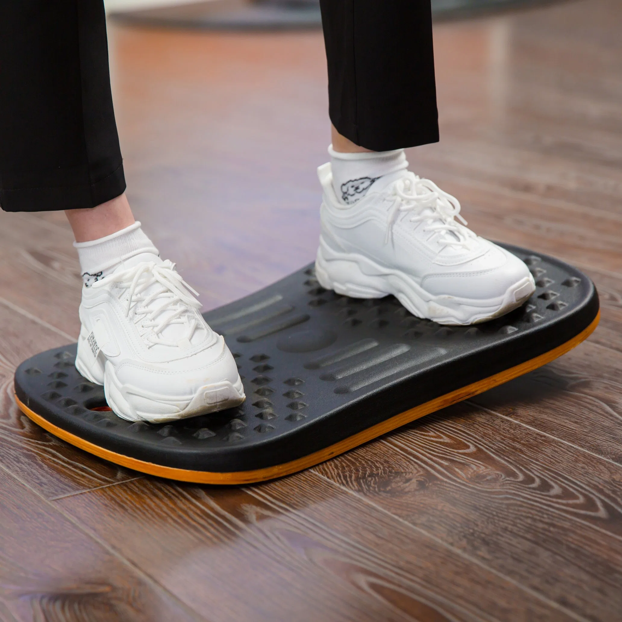 Anti-Slip and Anti-Scratch Wooden Wobble Balance Board with Soft PU Foam