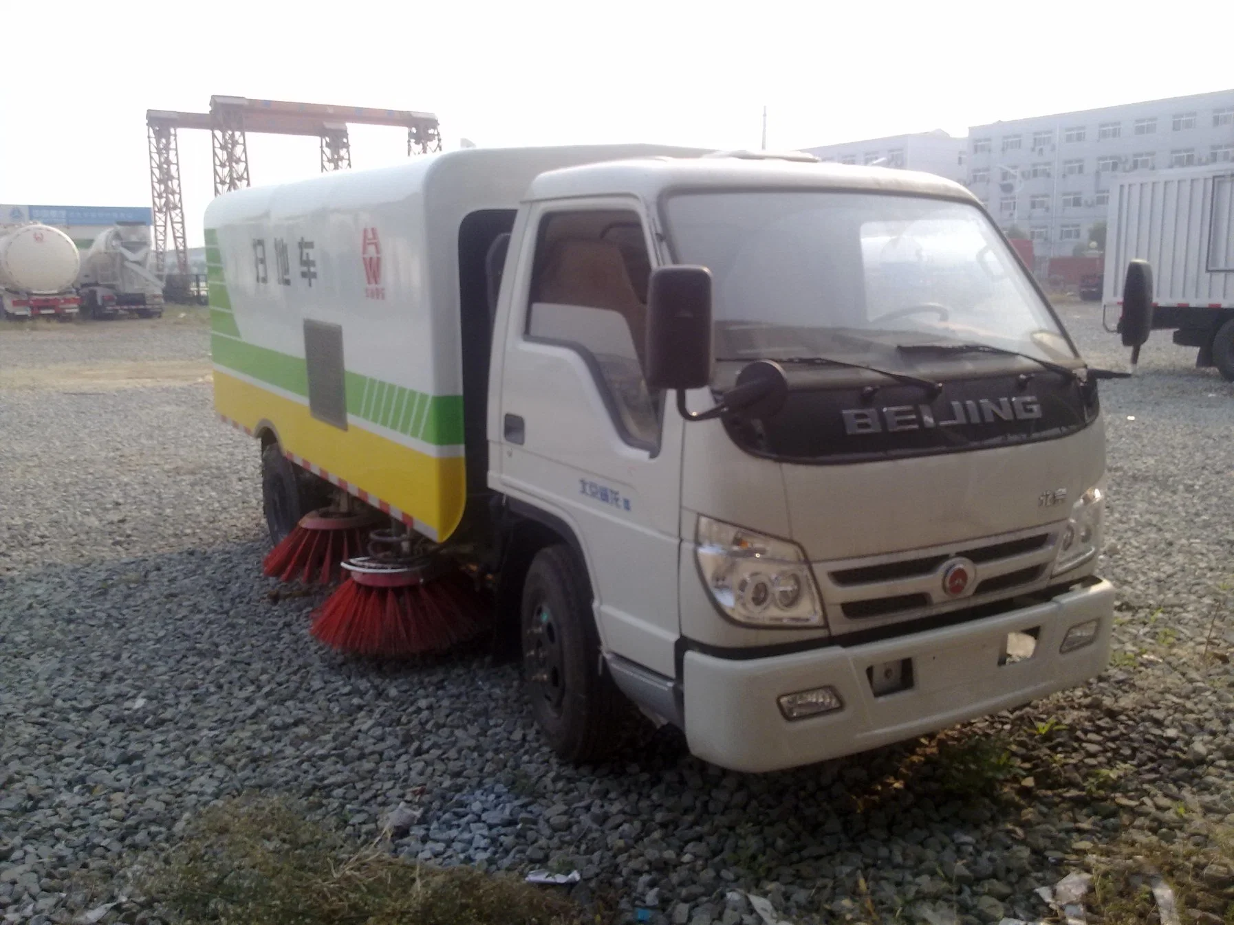 Camionetas 4X2 de 130CV Camión barredora vial