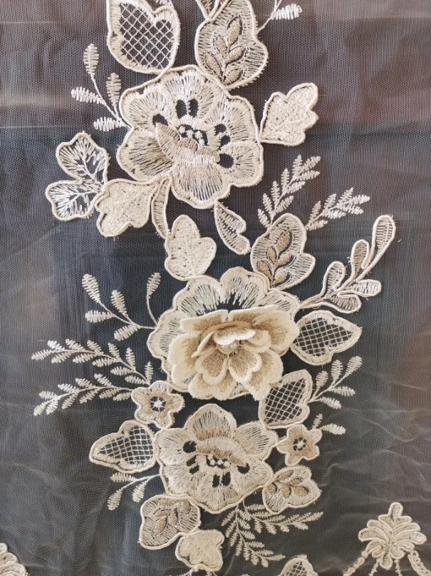 New Design Fashion of Embroidery Made on Mesh Ground Curtain Fabric