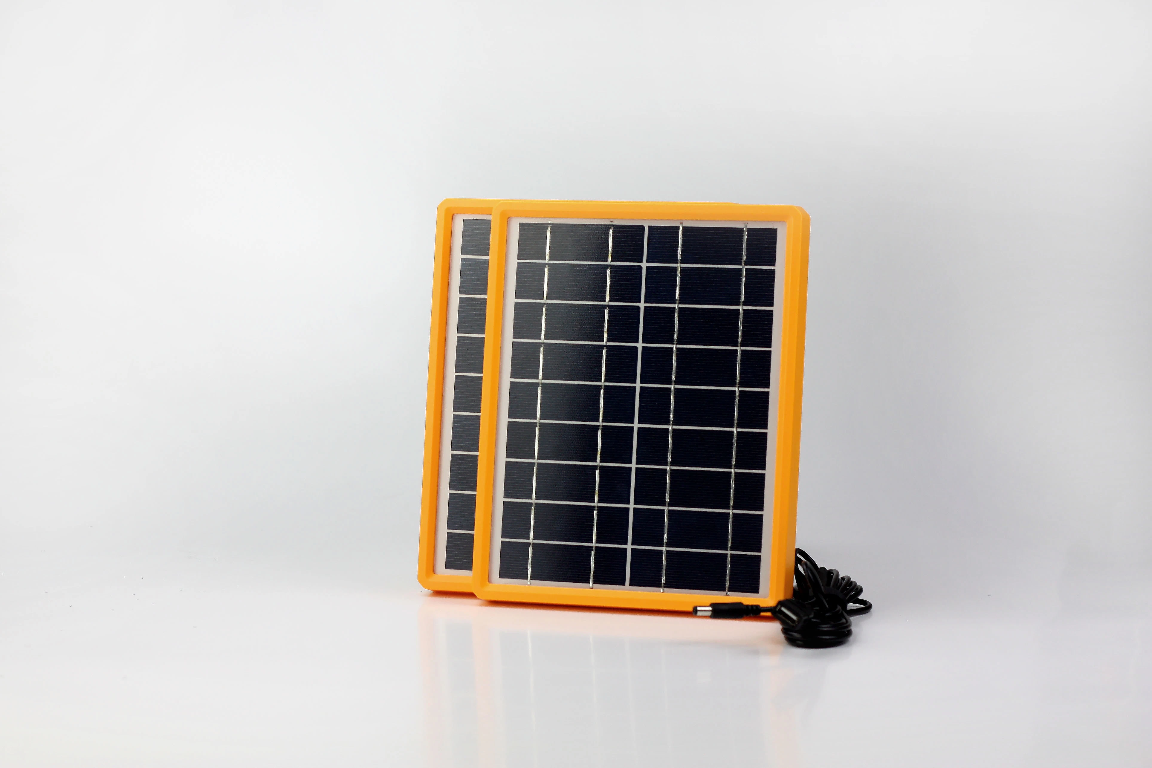 As lâmpadas LED portátil Sistema Solar novo mini sistema de painéis solares de iluminação doméstica 6.4V/5500mAh Lanterna Solar