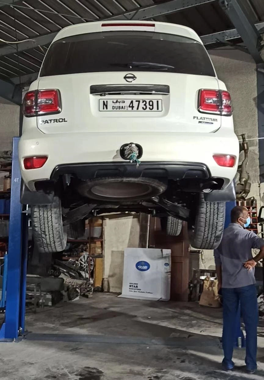 4000kgs 4t 2 Elevador de dos columnas de garaje automática Máquina de piezas de repuesto de elevación Auto Post elevador para servicio de neumáticos