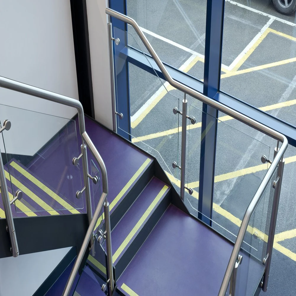 Framed Safety Glass Railing/Balsutrade for Balcony / Decking with Metal Post design