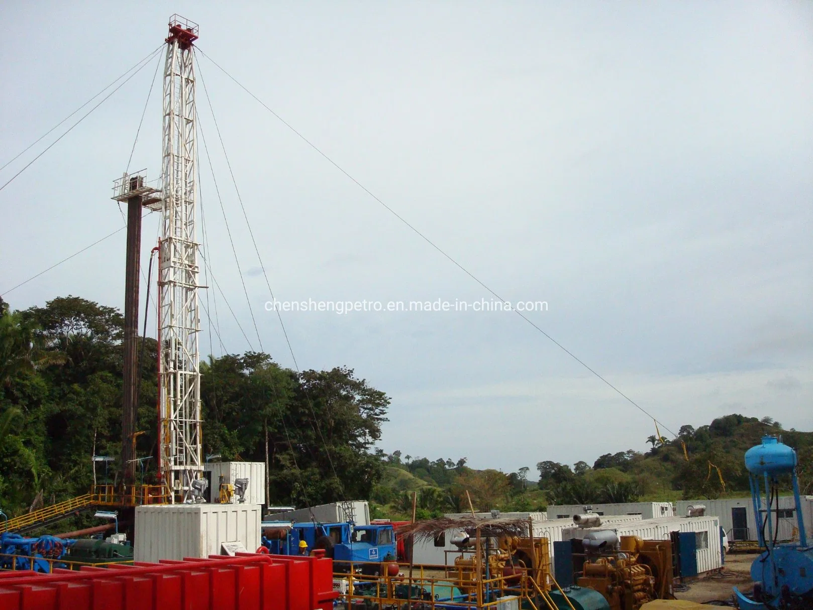 تم إكمال أعمال الحفر لزيت API للخدمة Xj350 Workover Rig Zj10 60t/80t/90t وحدة سحب البترول Zyt، مركبة على شاحنة مقاس 1000 م