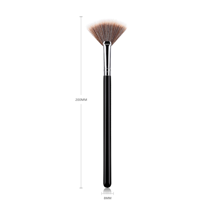 Small Highlight Fan Brush for Defined Areas and Lip Makeup