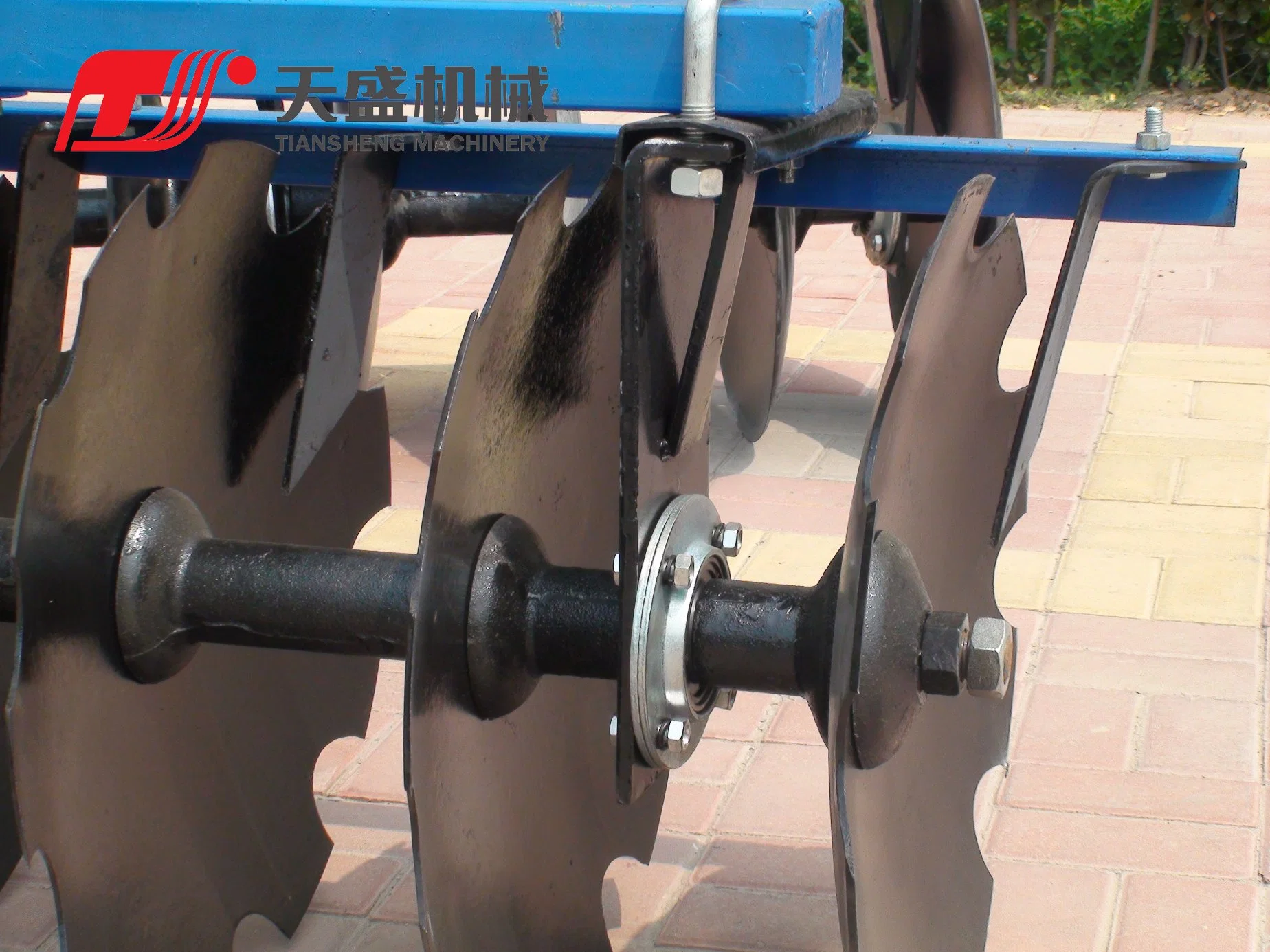 Tractor Mounted Suspension Strong and Durable Convenient Middle Duty Disc Harrow