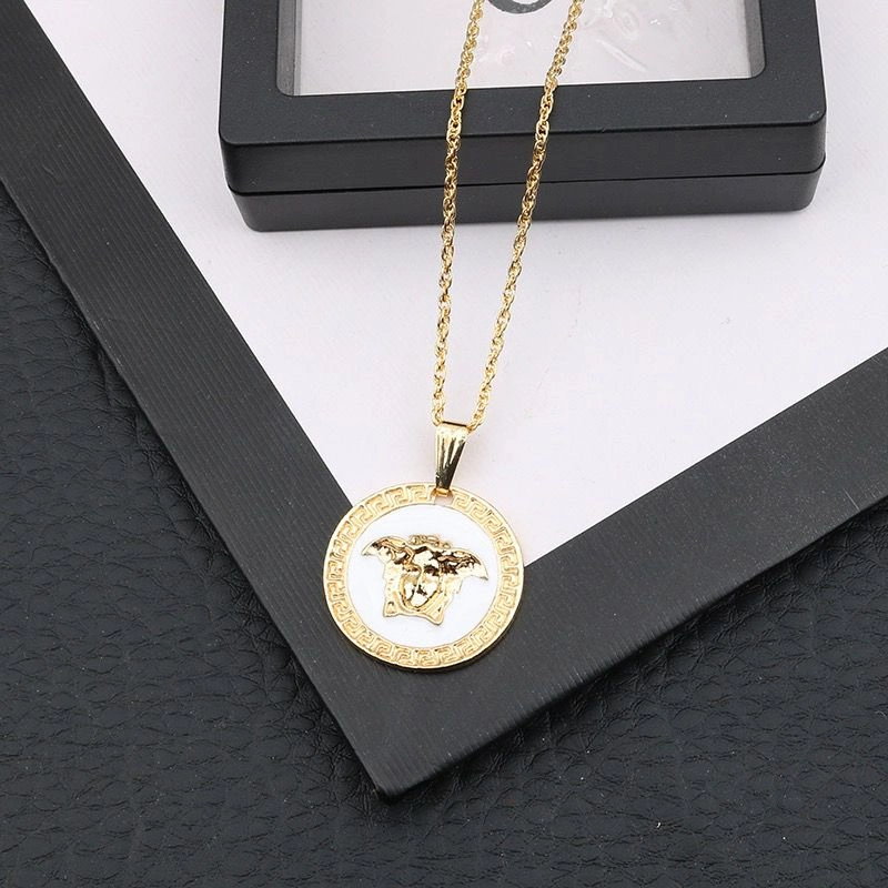 Wholesale/Supplier Luxury New Designer Replicas Necklace Jewelry Brass Silver Material