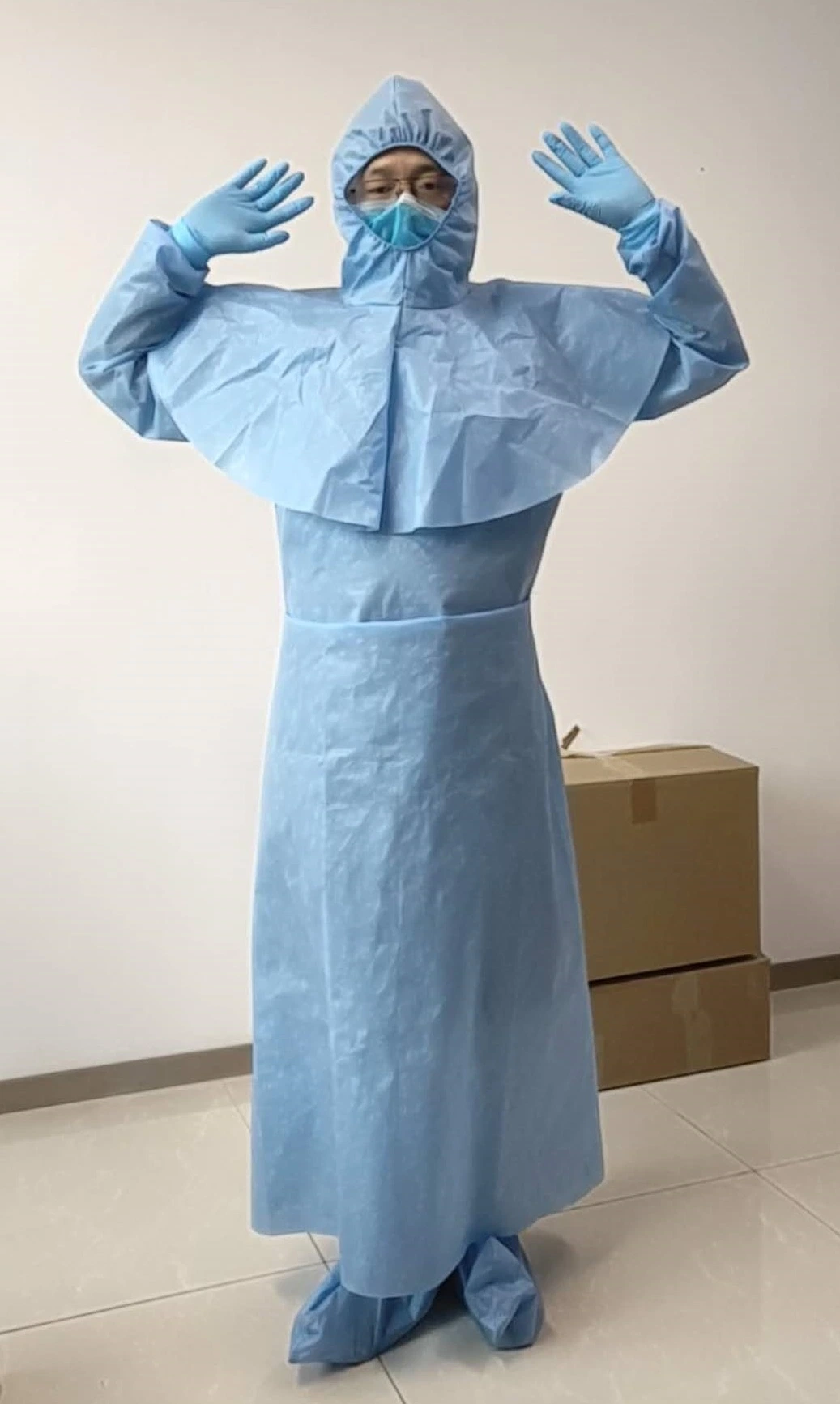 Syp Level 3 Isolation Surgical Gown /Coverall Middle East Hospital Style with CE FDA CNAS