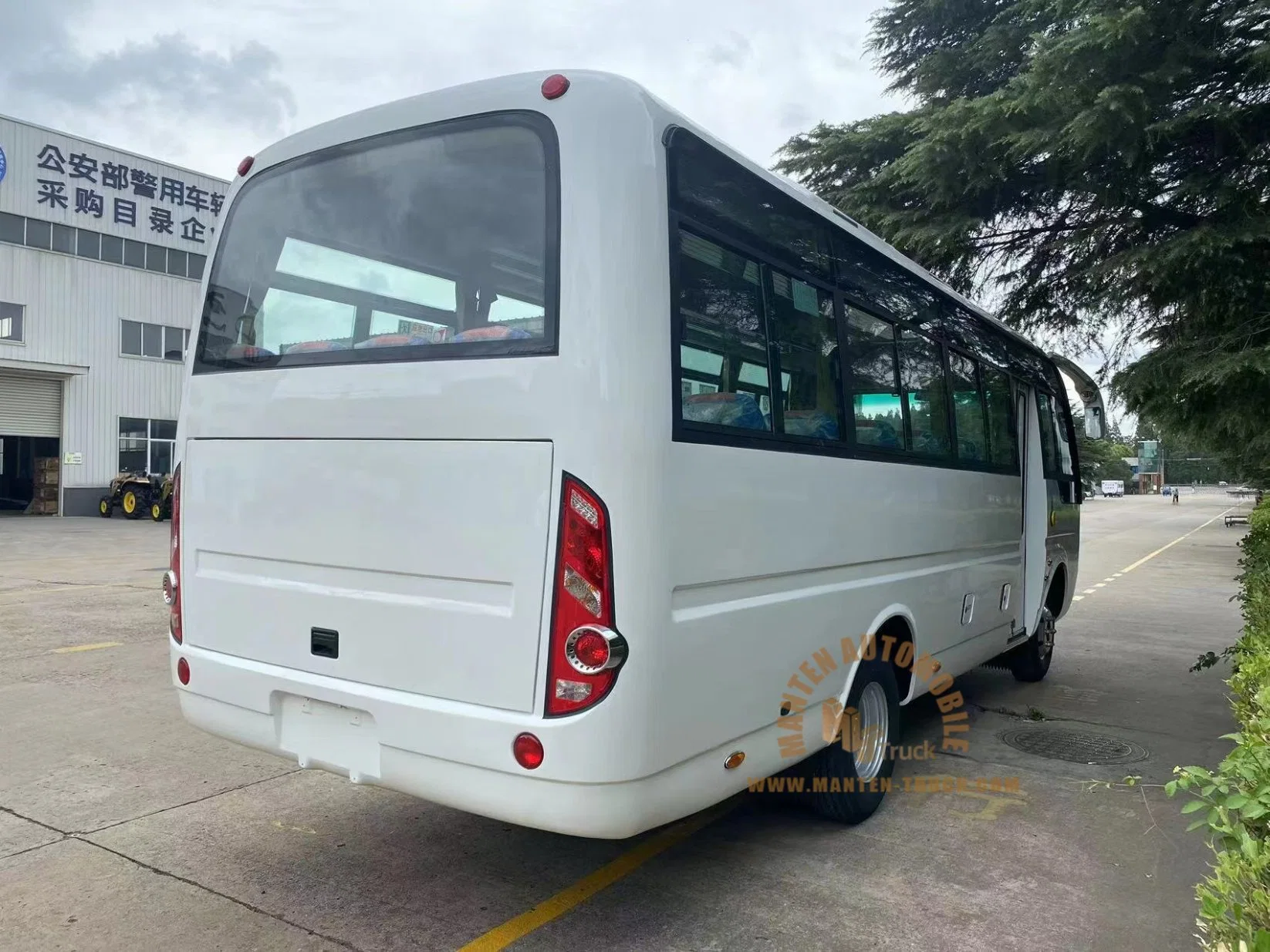 Hot Sale High Quality Dongfeng Brand Mini Bus 25-30 Seats City Bus for Transport Passengers