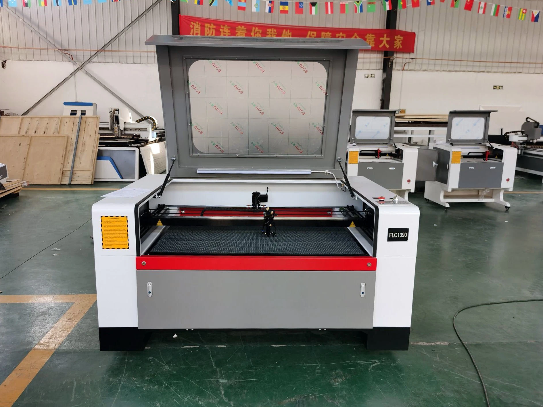 O CNC Laser para acrílico Madeira corte de couro Engrving CO2 80W 100W