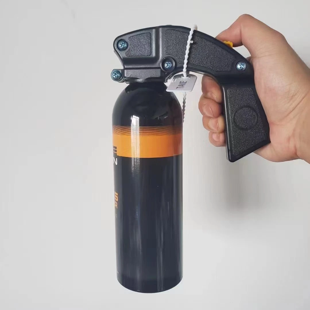 Très puissant spray au poivre de 500 ml pour la défense personnelle en plein air.